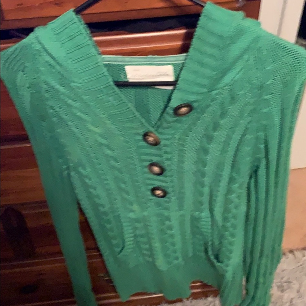 Green aero sweater